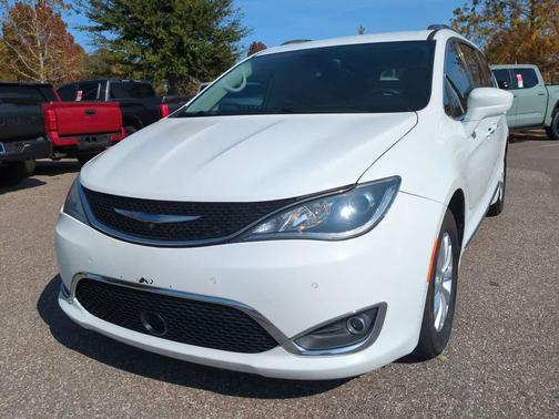 2018 Chrysler Pacifica Touring-L