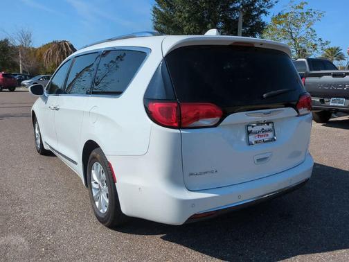 2018 Chrysler Pacifica Touring-L