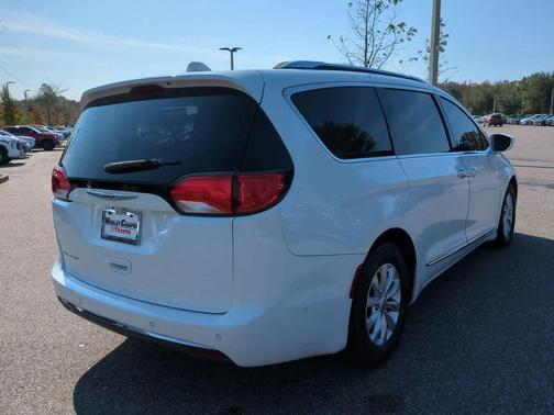 2018 Chrysler Pacifica Touring-L