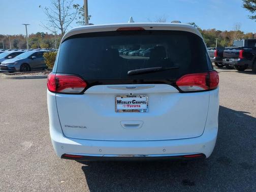 2018 Chrysler Pacifica Touring-L