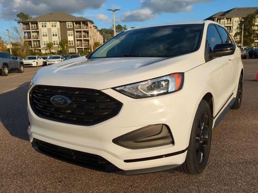 2022 Ford Edge SE