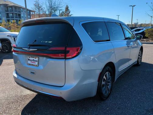 2022 Chrysler Pacifica Hybrid Limited