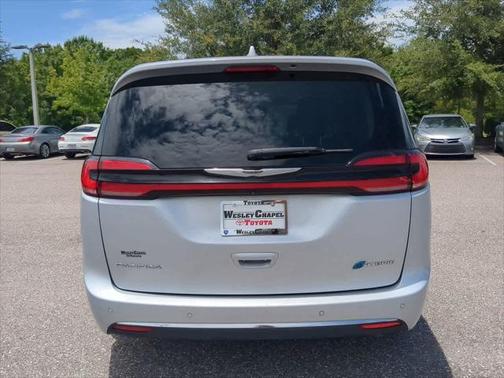 2022 Chrysler Pacifica Hybrid Limited