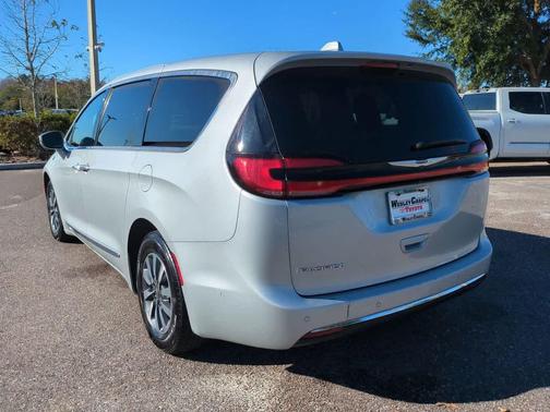 2022 Chrysler Pacifica Hybrid Limited