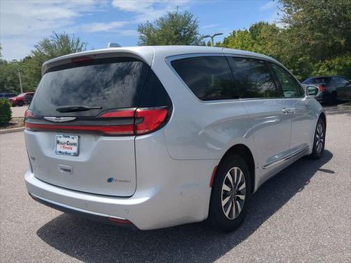 2022 Chrysler Pacifica Hybrid Limited