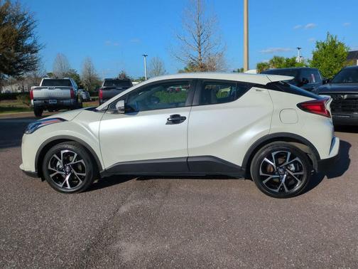 2020 Toyota C-HR XLE