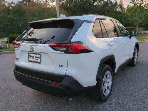 2020 Toyota RAV4 LE