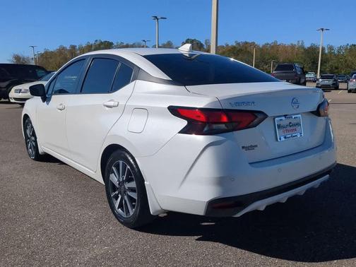 2021 Nissan Versa 1.6 SV