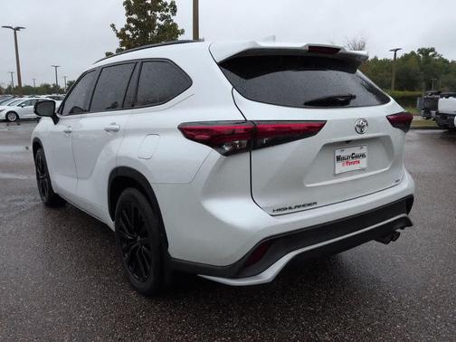 Wind Chill Pearl 2023 Toyota Highlander XSE