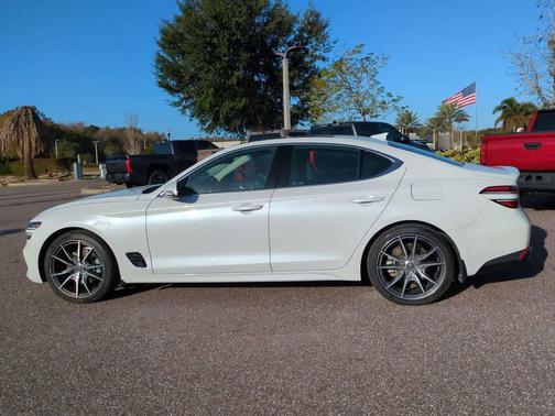 2022 Genesis G70 2.0T RWD