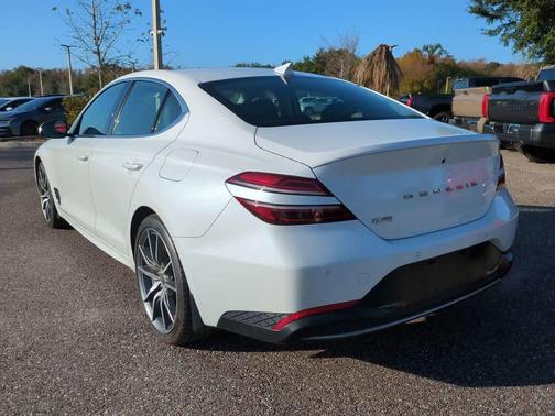 2022 Genesis G70 2.0T RWD