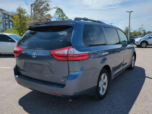 2015 Toyota Sienna LE
