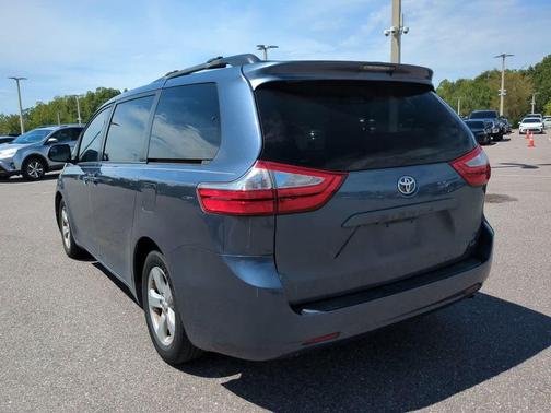 2015 Toyota Sienna LE
