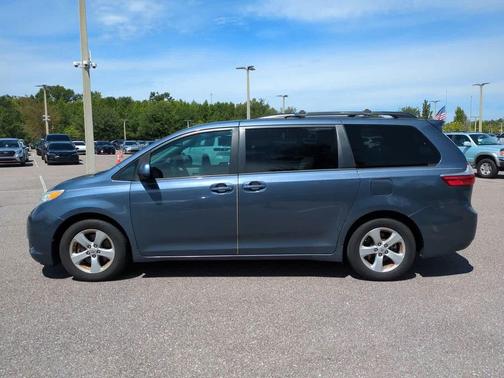 2015 Toyota Sienna LE
