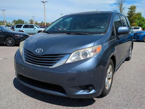 2015 Toyota Sienna LE