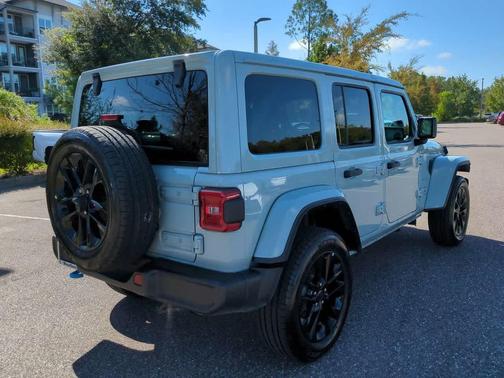 2024 Jeep Wrangler 4xe Sahara