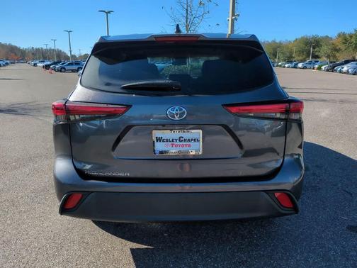 2022 Toyota Highlander L