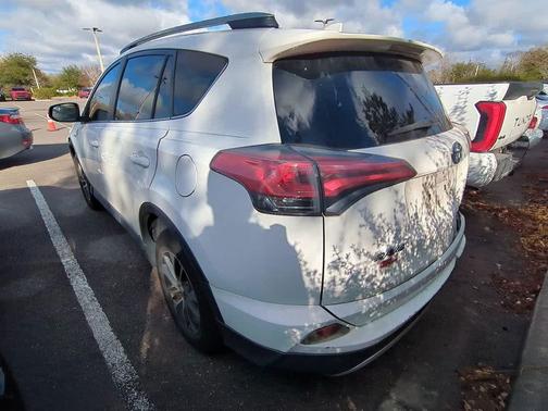 2018 Toyota RAV4 Hybrid LE