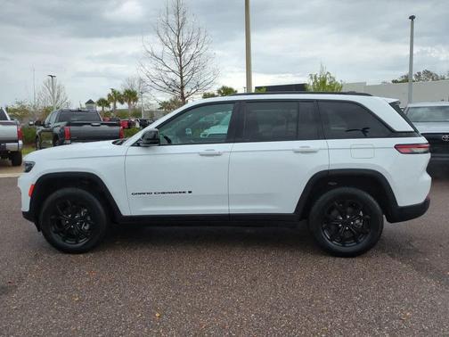 2025 Jeep Grand Cherokee Altitude
