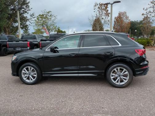 2025 Audi Q3 Premium 45 TFSI S line quattro Tiptronic