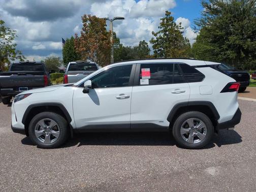 2025 Toyota RAV4 Hybrid XLE