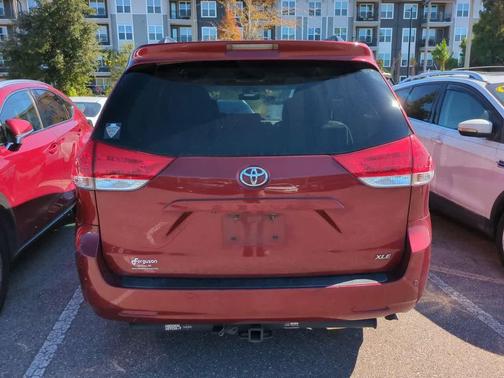 2014 Toyota Sienna XLE