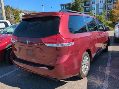 2014 Toyota Sienna XLE