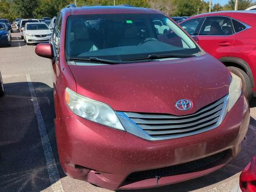 2014 Toyota Sienna XLE