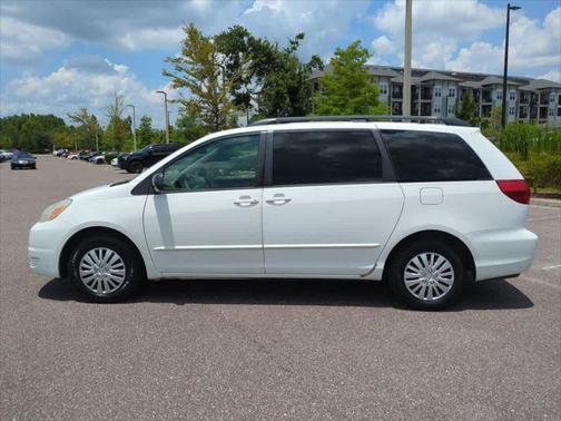 2004 Toyota Sienna LE