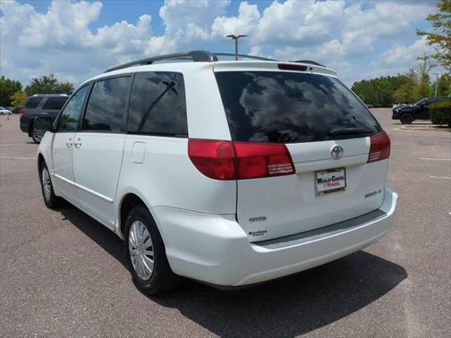 2004 Toyota Sienna LE