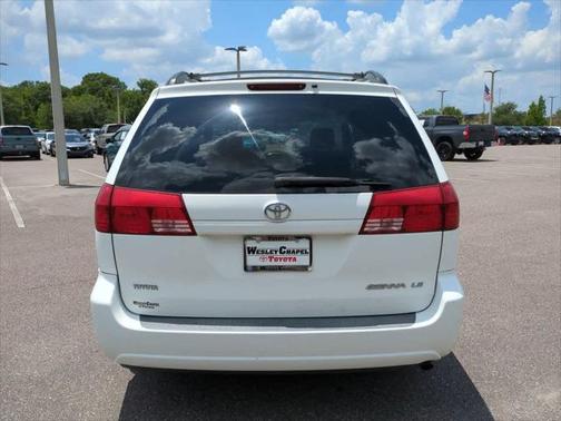 2004 Toyota Sienna LE
