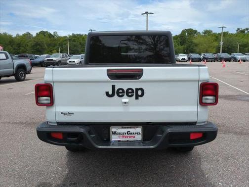 2022 Jeep Gladiator Sport S