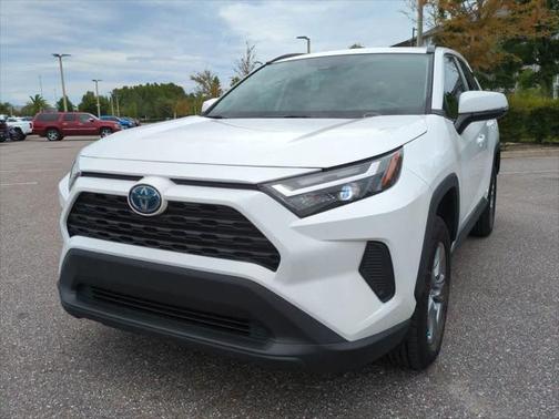 2022 Toyota RAV4 Hybrid XLE