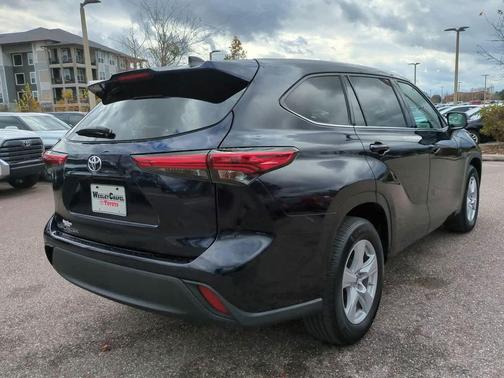 2022 Toyota Highlander L
