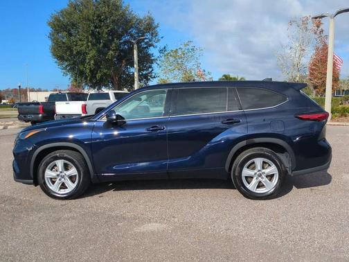 2022 Toyota Highlander L