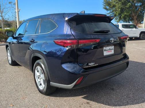 2022 Toyota Highlander L