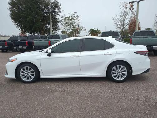 2022 Toyota Camry LE