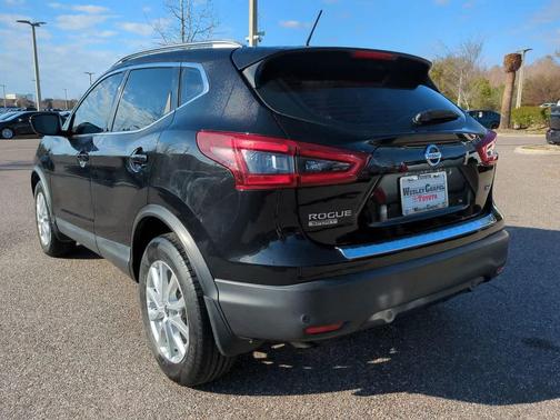 2021 Nissan Rogue Sport SV
