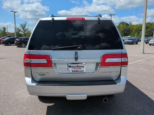 2014 Lincoln Navigator Base