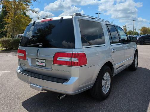 2014 Lincoln Navigator Base