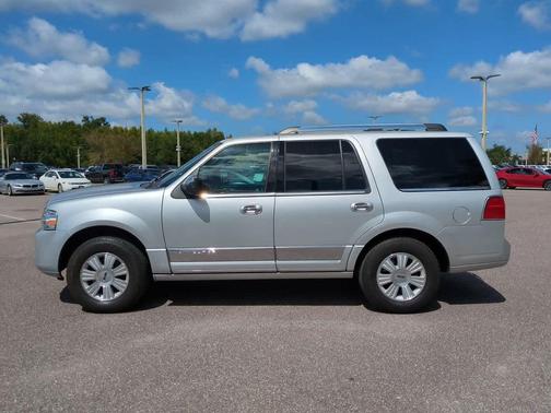 2014 Lincoln Navigator Base