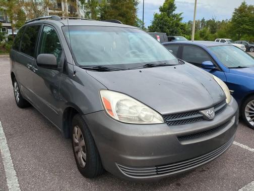 2005 Toyota Sienna LE