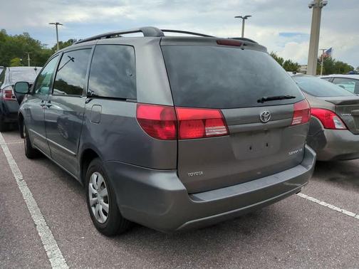 2005 Toyota Sienna LE