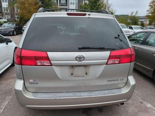 2005 Toyota Sienna LE