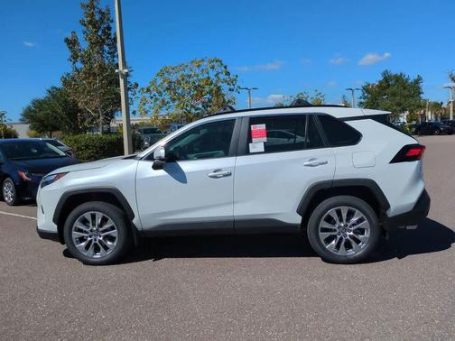 2025 Toyota RAV4 XLE Premium