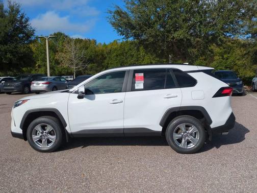 2025 Toyota RAV4 XLE