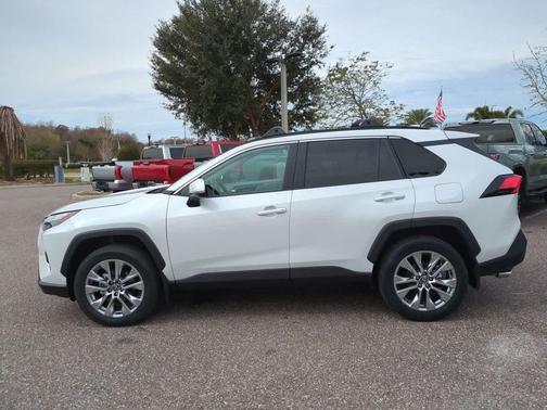 2025 Toyota RAV4 XLE Premium