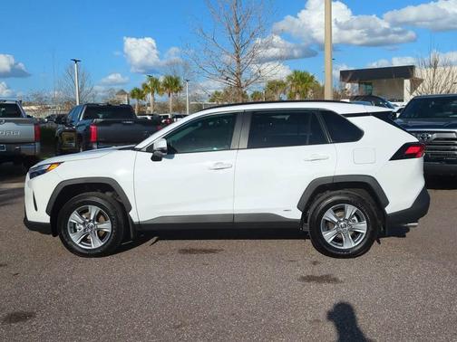 2025 Toyota RAV4 Hybrid XLE