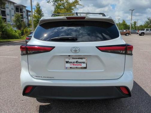 2022 Toyota Highlander L