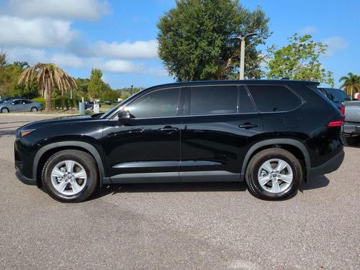 2025 Toyota Highlander Hybrid LE